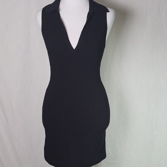 Aritzia Babaton Deep V Neck Sculpt Knit Ribbed Dress Sz M Black - Picture 1 of 15
